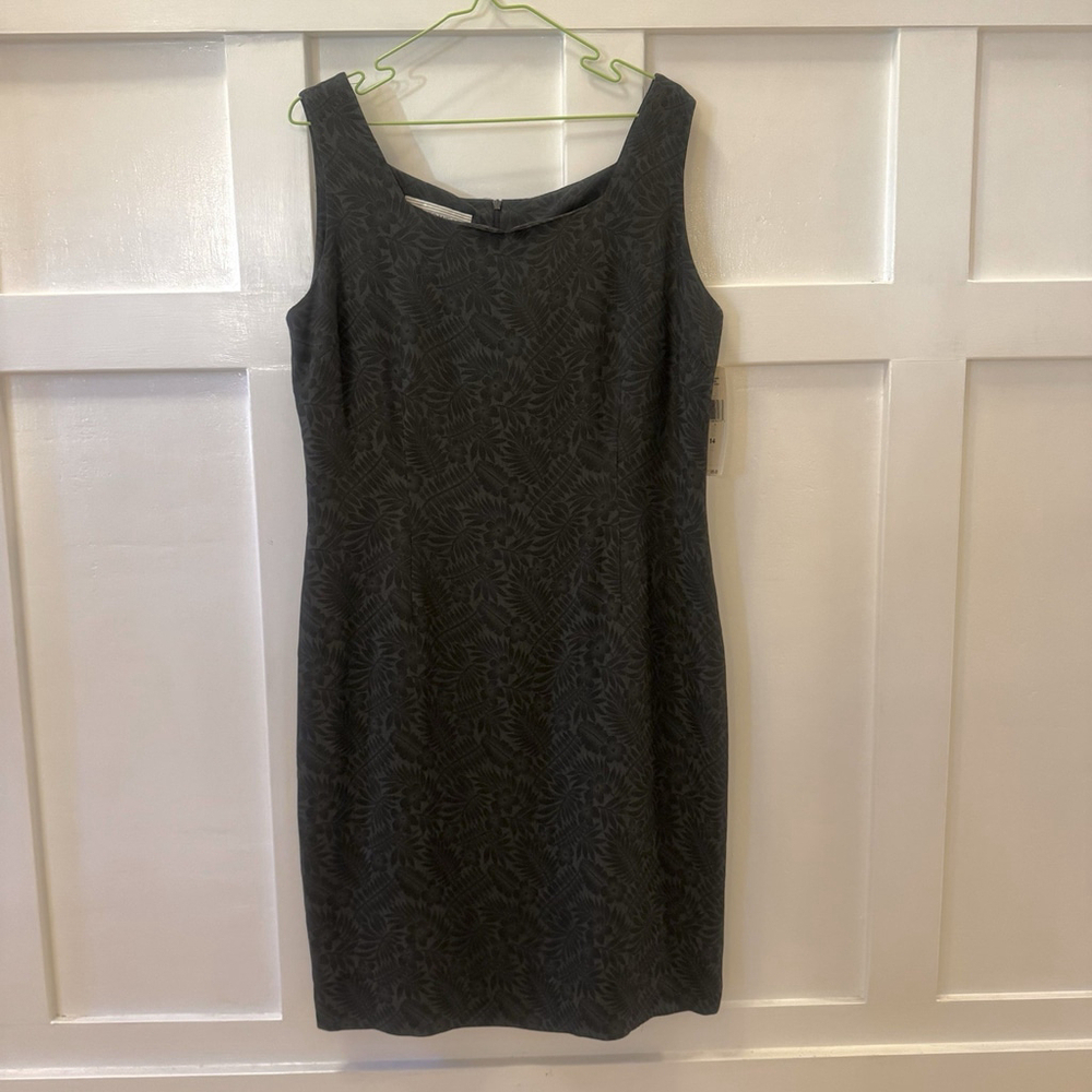 NWT Jones Wear Sheath Dress Size:14 Round Neck Sleeveless Back Zip Floral